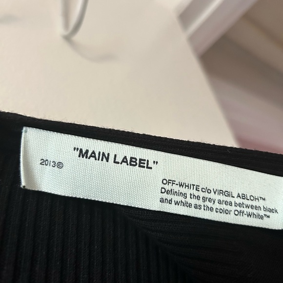 Off-White Black Ribbed Top - Picture 3 of 3